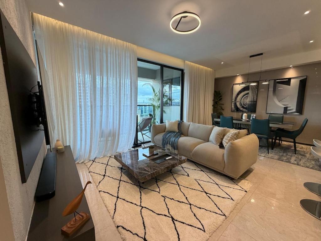 GTC Executive Skyline Suite, Private Balcony